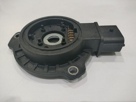 Máquina de moldeo por inyección de plástico vertical de 120 toneladas utilizada para piezas de automóviles
