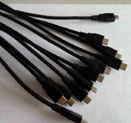 Máquina de moldeo por inyección de 55 toneladas con tipo C blanco utilizada para el cable de carga