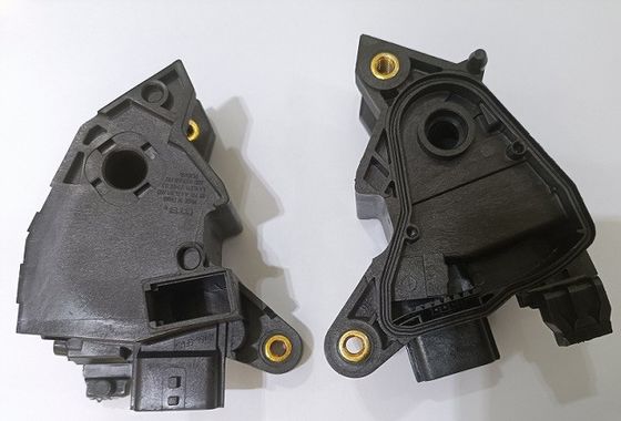 Máquina de fabricación de piezas de automóviles Máquina de moldeo por inyección de mesa rotativa vertical