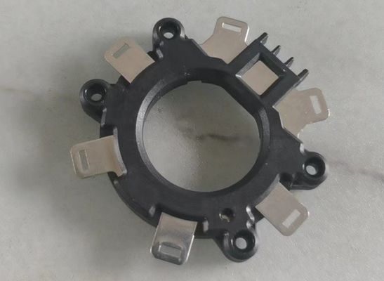 Máquina de fabricación de retenedores de contacto de cuerno Máquina de moldeo por inyección de mesa rotativa vertical