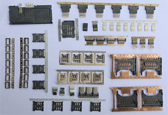 Máquina de moldeo por inyección vertical de alta velocidad de 85 toneladas de alta eficiencia para conectores pequeños