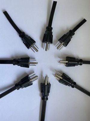 Máquina de moldeo por inyección vertical de 55 toneladas de alta eficiencia para el cable de alimentación con color azul