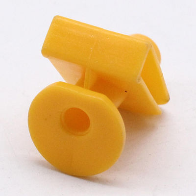 Máquina de moldeo por inyección de diapositiva única vertical para clips de montaje en el bastidor del vehículo