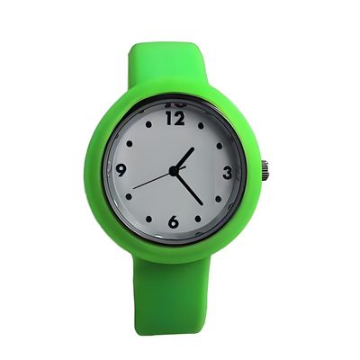 Máquina de moldeo por inyección de plástico vertical estándar de alta eficiencia para hacer relojes