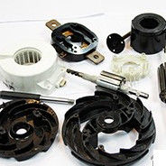 Máquina de moldeo por inyección vertical rotativa de 250 toneladas para la fabricación de piezas de automóviles