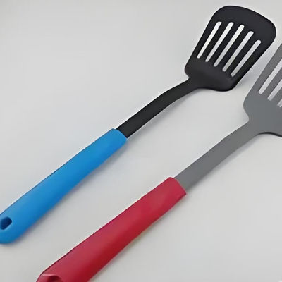 Máquina de moldeo por inyección vertical de dos colores de 120 toneladas para la fabricación de utensilios de cocina