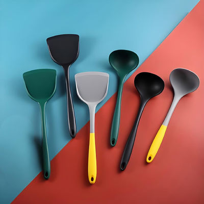 Máquina de moldeo por inyección vertical de dos colores de 120 toneladas para la fabricación de utensilios de cocina