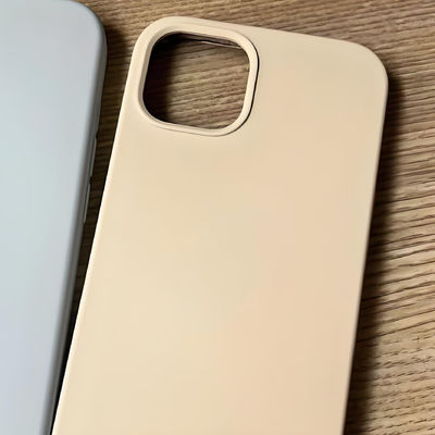 Máquina de moldeo por inyección de productos plásticos verticales de alta respuesta para fabricar fundas de teléfono
