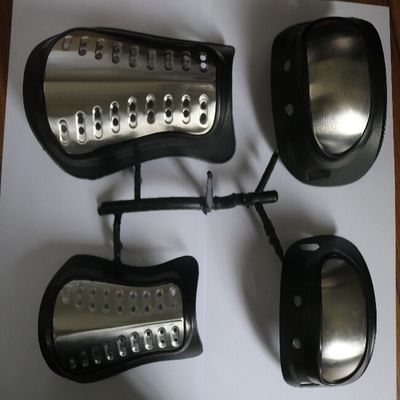 Máquina de moldeo por inyección vertical de mesa de 250 toneladas de bajo trabajo para la fabricación de patinetas