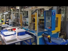 Máquina de moldeo por inyección de plástico rotativo vertical de 55 toneladas para componentes electrónicos