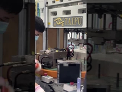 Máquina de moldeo por inyección vertical de 200 toneladas con mesa de trabajo baja